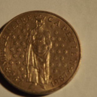 10 francs  millénaire capétien 1987  métal  cupronickel poids 10 g diamètre 26 mm  épaisse