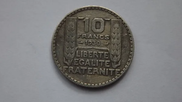 10 Francs Turin 1930 Année : 1930  poids 10 gr  diamètre 28 mm Métal : Argent