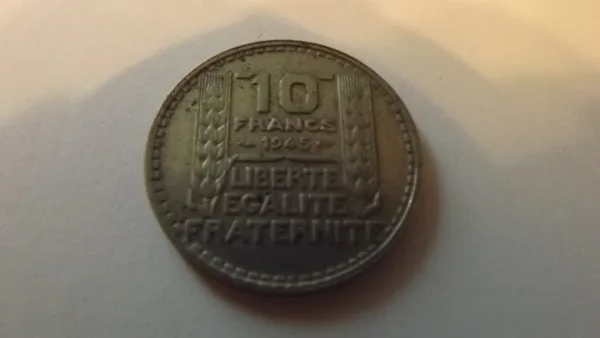  10 francs turin 1945  métal cupronickel  poids 7 g diamètre 26 mm  épaisseur 1.60 mm