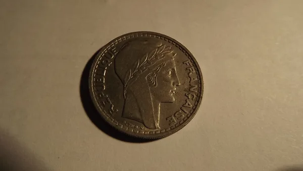  10 francs turin 1945  métal cupronickel  poids 7 g diamètre 26 mm  épaisseur 1.60 mm