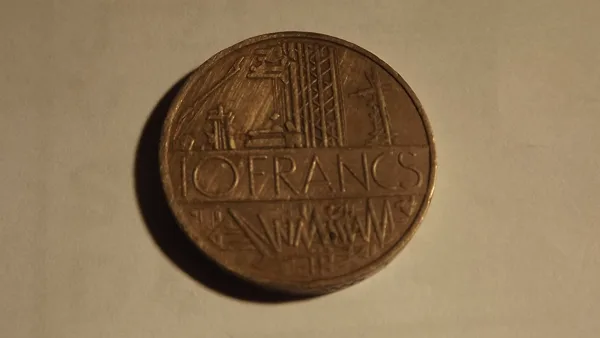 10 francs  Mathieu 1975  métal cupro nickel aluminium  poids 10 g diamètre 26.01 mm  épais