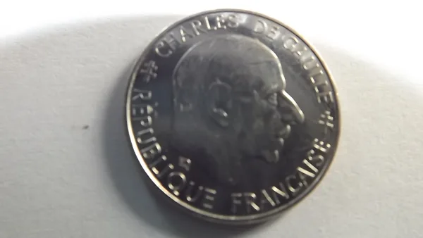 1 franc Charles de Gaulle - 1988  Métal : Nickel  Poids : 5.90 gr Diamètre : 24 mm